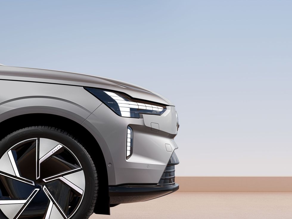 Volvo Announce All-New EX90 Electric